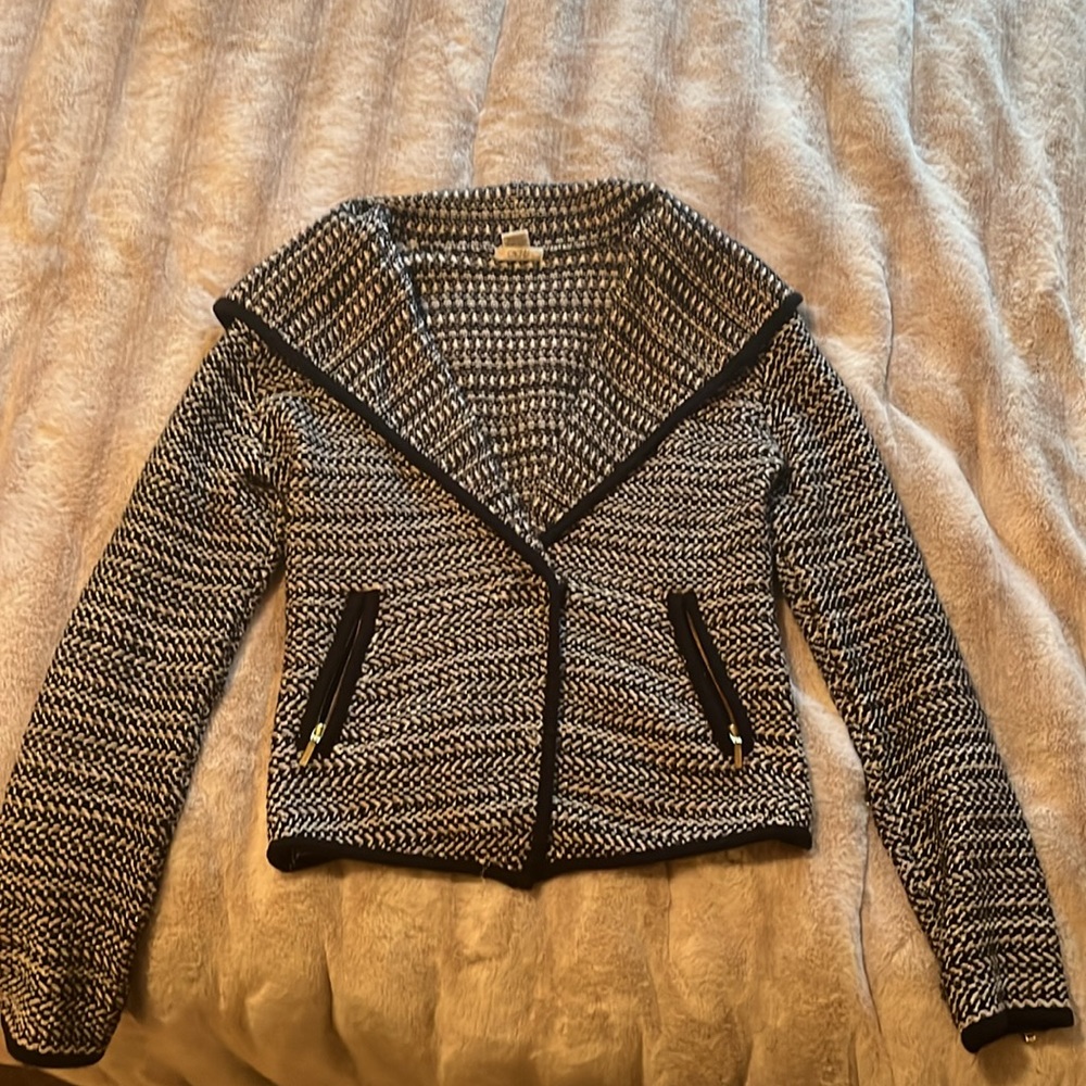 Gorgeous Classy Soft B&W Cache Jacket!!! Sz S! - image 1
